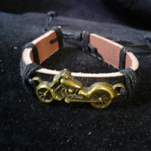 Other - ❤️5/$25. Leather Motorcycle Bracelet